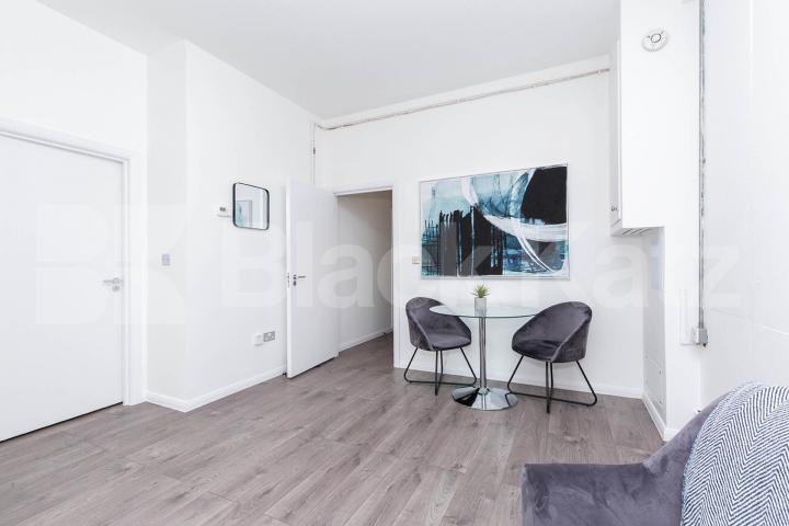Spacious Live/work warehouse conversion in the trendy Dalston Ability Plaza - Kingsland Road, Dalston